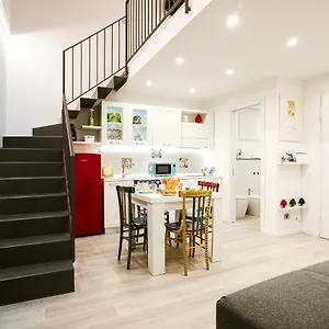 https://il-moro-boutique-apartment.taorminaitalyhotels.com